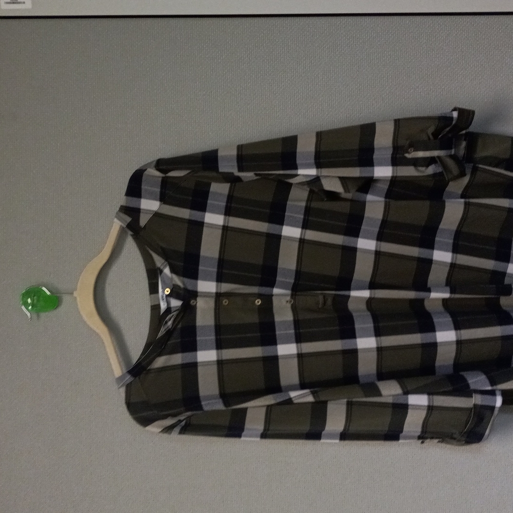 Peter Nygard top. 3x.